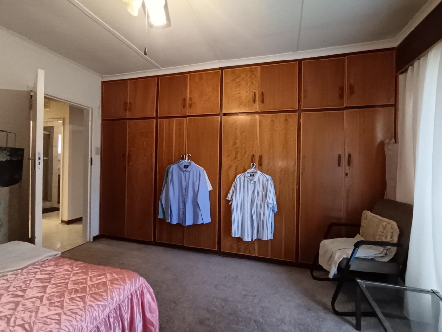 6 Bedroom Property for Sale in Heuwelsig Free State